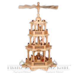 2660 Pyramide mit Barockzaun, 3 Etagen