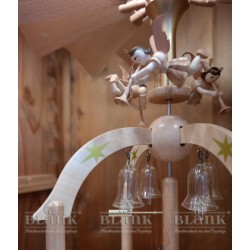 Die Glasglöckchen und Schwebeengel der PG 002HT Pyramide mit 7 Engeln und Glasglöckchen mit Teelichthaltern, hell