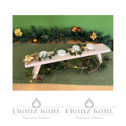 Fensterbank, dekoriert als Adventsleuchter