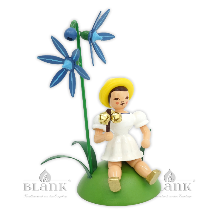 Blumenkind mit Blaustern und Schellenstab, sitzend