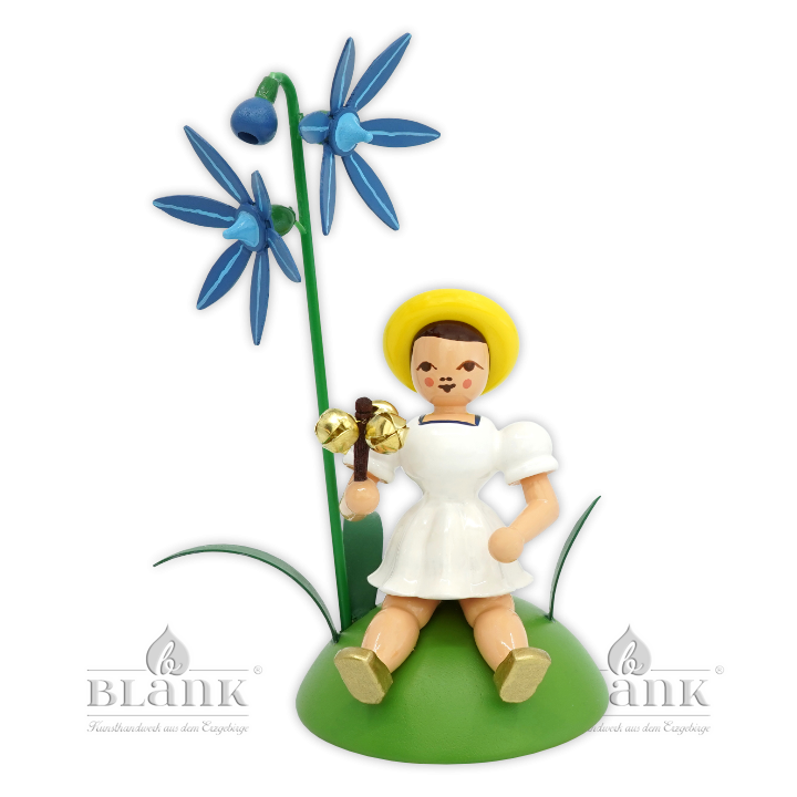 Blumenkind mit Blaustern und Schellenstab, sitzend